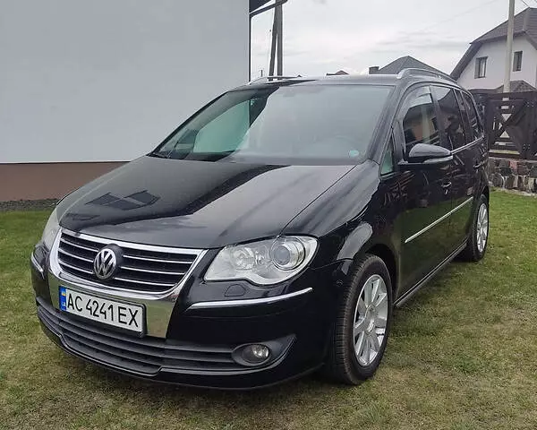 Volkswagen Touran, 2010 г.в.