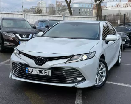 Toyota Camry, 2020 г.в.