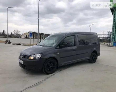 Volkswagen Caddy пасс., 2011 г.в.