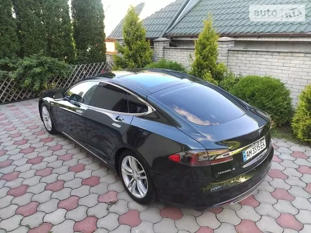 Tesla Model S, 2012 г.в.