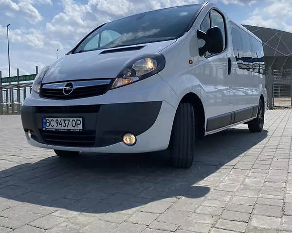 Opel Vivaro пасс., 2014 г.в.