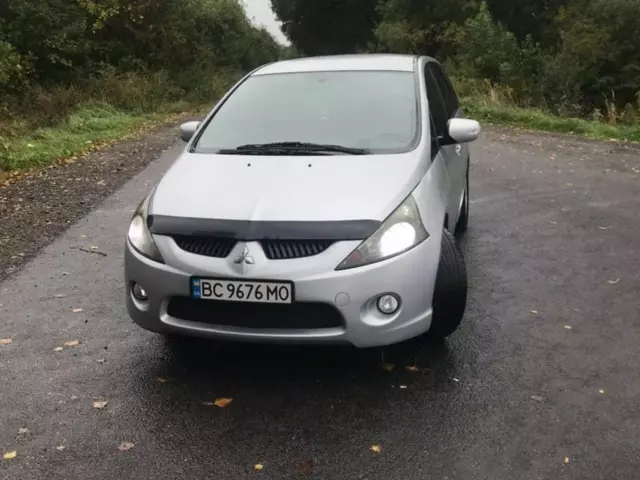 Mitsubishi Grandis, 2004 г.в.