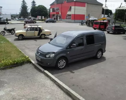 Volkswagen Caddy пасс., 2012 г.в.