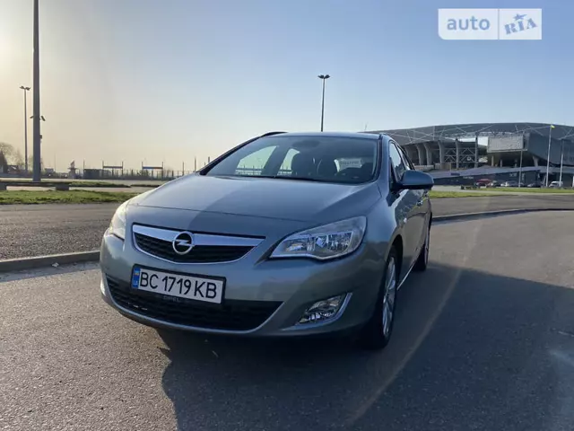Opel Astra J, 2010 г.в.