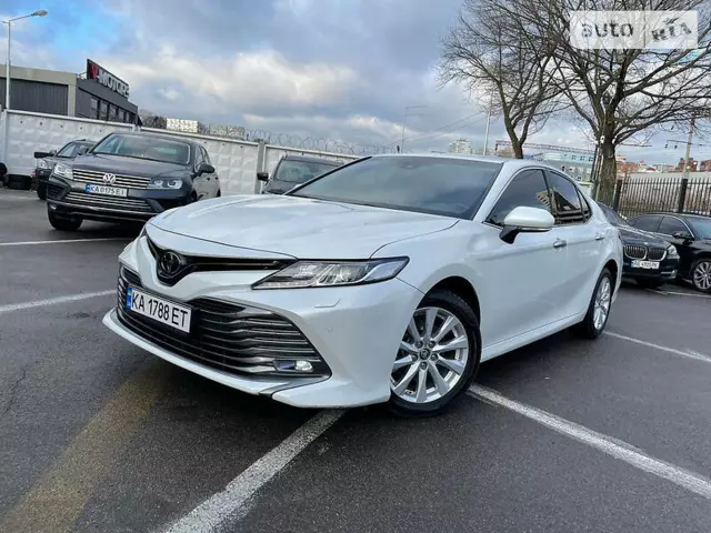 Toyota Camry, 2020 г.в.