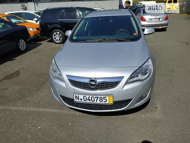 Opel Astra J, 2011 г.в.