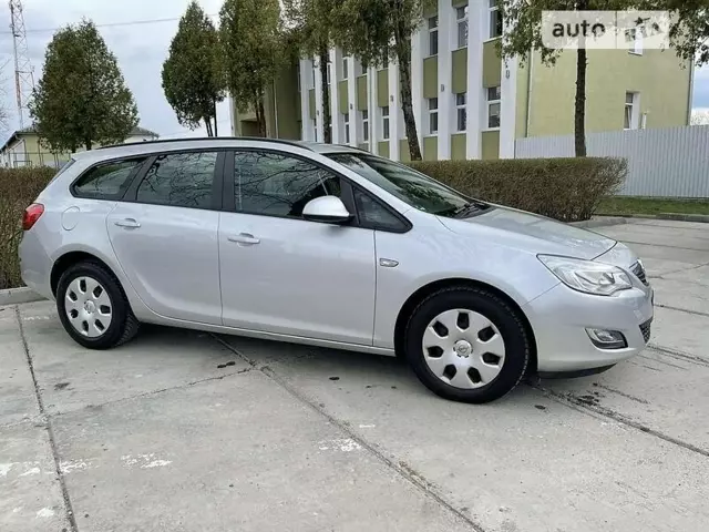 Opel Astra J, 2011 г.в.