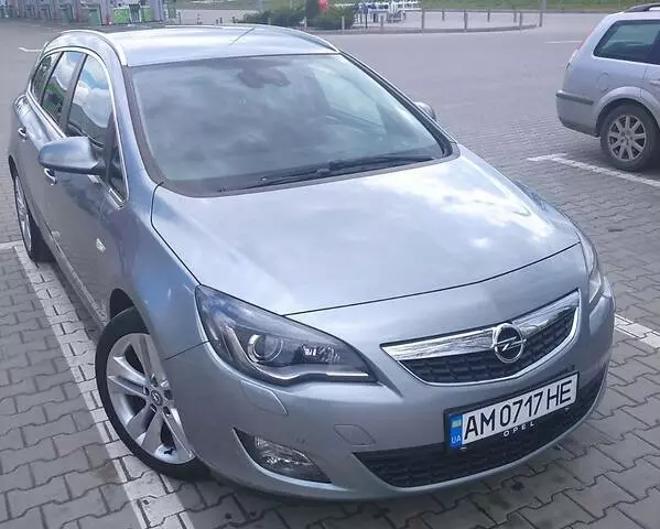 Opel Astra J, 2011 г.в.