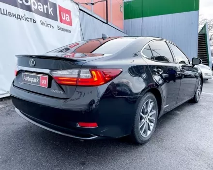 Lexus ES 300 H, 2015 г.в.