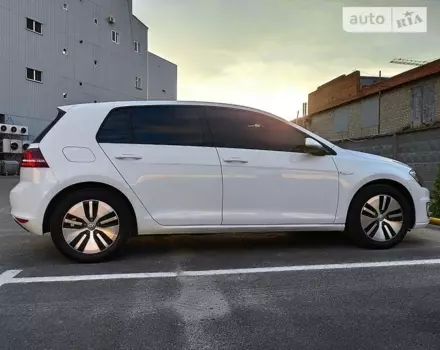Volkswagen e-Golf, 2015 г.в.