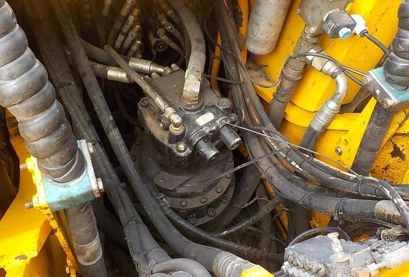 JCB JS 220 LC 2012