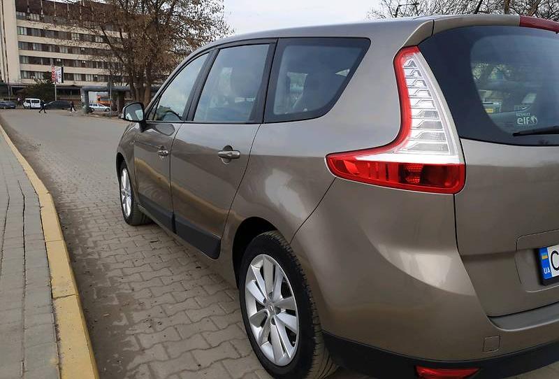 Renault Megane Scenic 2012