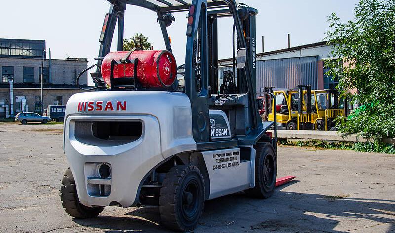 Nissan UGD02A30PQ 2002