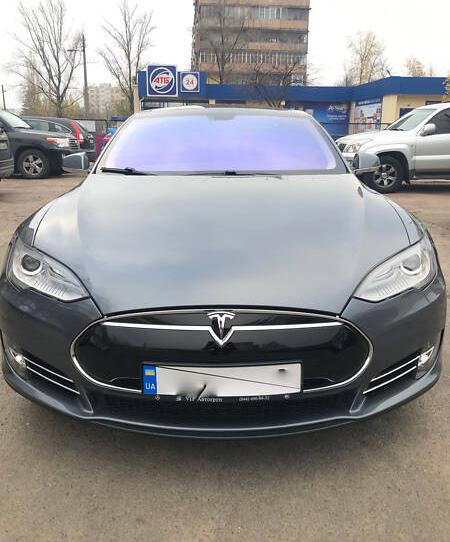 Tesla Model S P85plus 2014