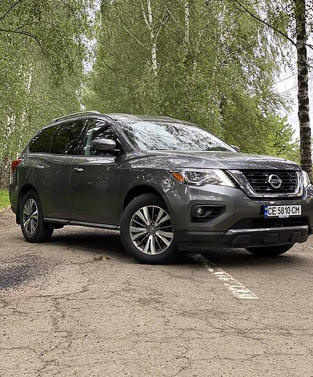 Nissan Pathfinder SV 2017
