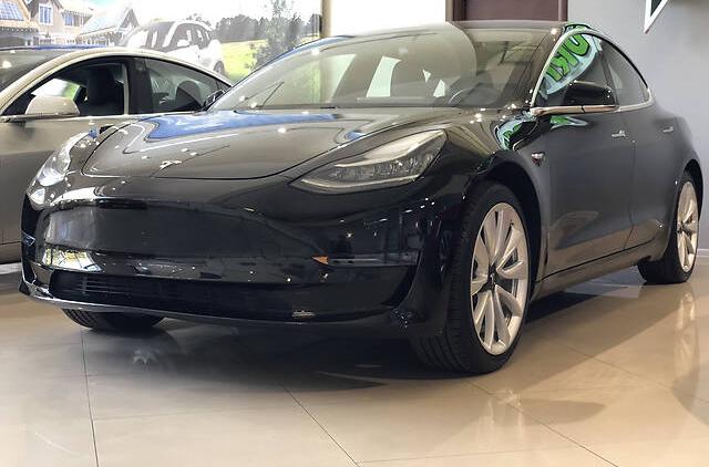 Tesla Model 3 Long R Max Avtopilot 2018