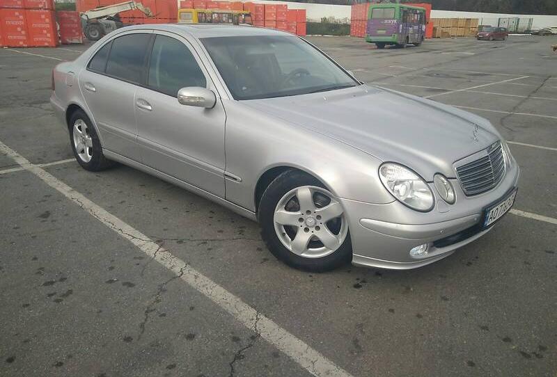 Mercedes-Benz E 270   2004
