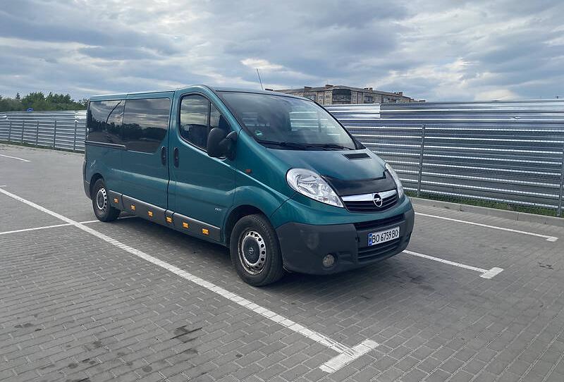 Opel Vivaro пасс. 2008