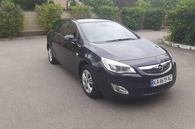 Opel Astra J 2012