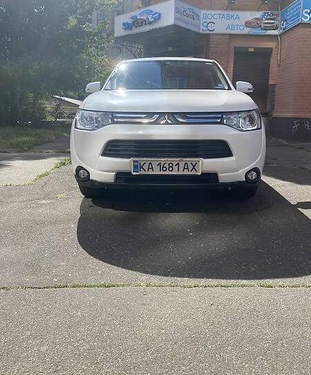 Mitsubishi Outlander 2013