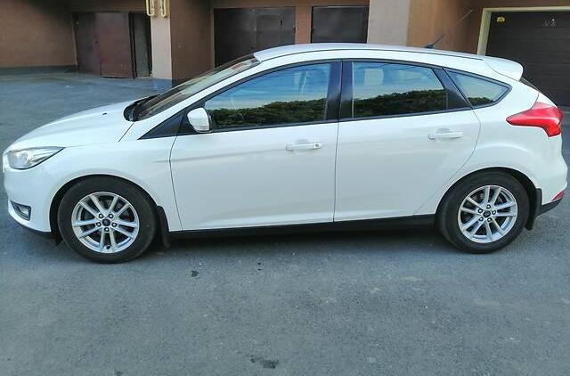 Ford Focus 1.0 Ecoboost MT  2015