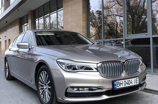 BMW 730 2016