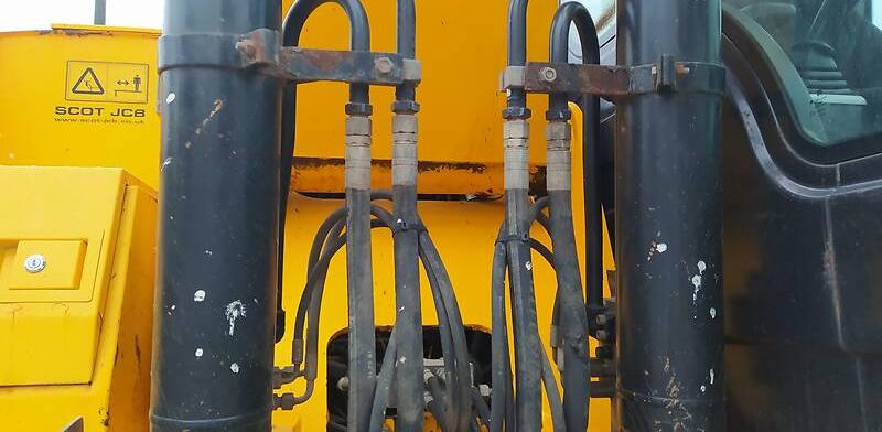 JCB JS 220 LC 2013