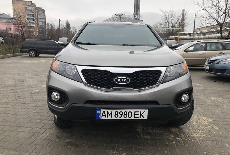 Kia Sorento AWD. 2012