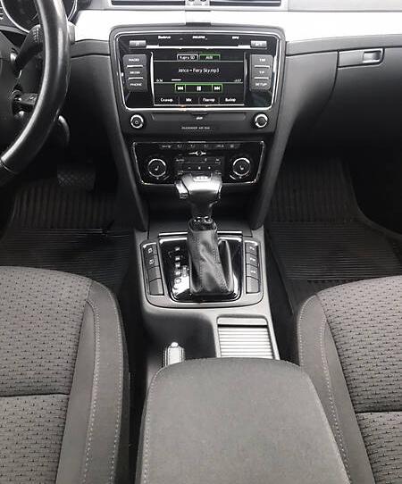 Skoda Superb 2011