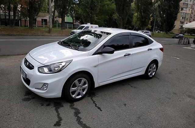 Hyundai Accent 2013