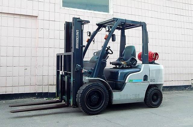 Nissan F UG1F2A30D 2008