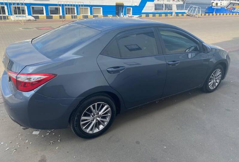 Toyota Corolla LE 2013