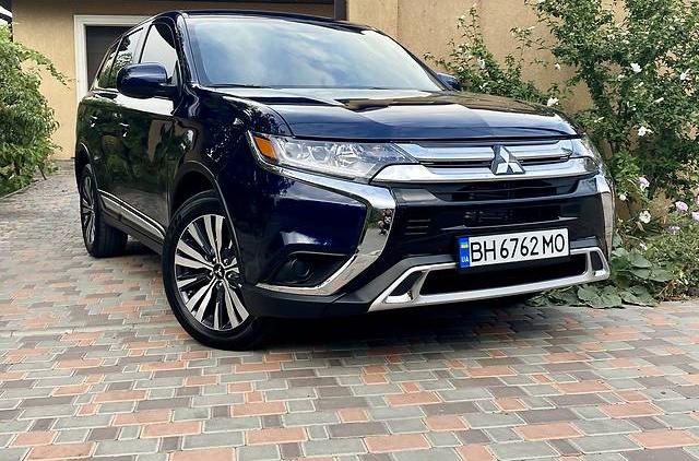 Mitsubishi Outlander NOVAY  2019