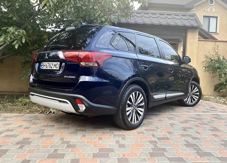Mitsubishi Outlander NOVAY  2019