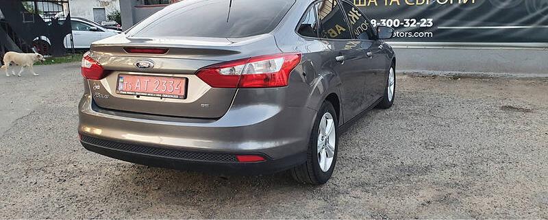 Ford Focus SE 2012