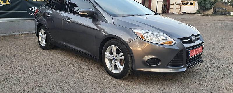 Ford Focus SE 2012