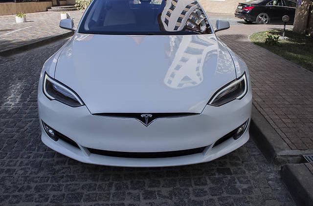 Tesla Model S 85D Autopilot 2015