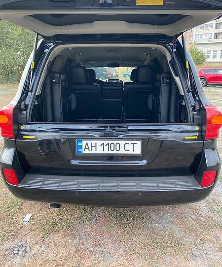 Toyota Land Cruiser 200 2014
