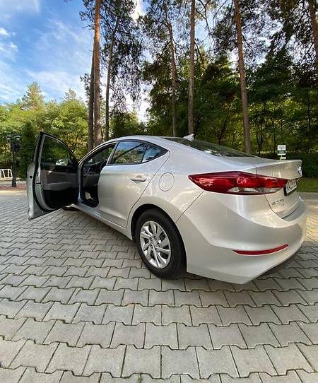 Hyundai Elantra SE 2016