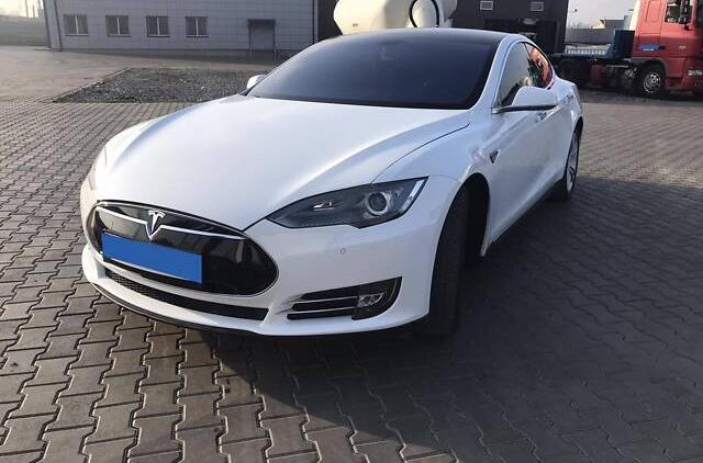 Tesla Model S 85  2014