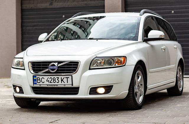 Volvo V50 RESTAYL 6peredach D2 2011