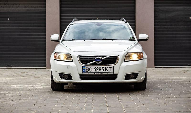 Volvo V50 RESTAYL 6peredach D2 2011