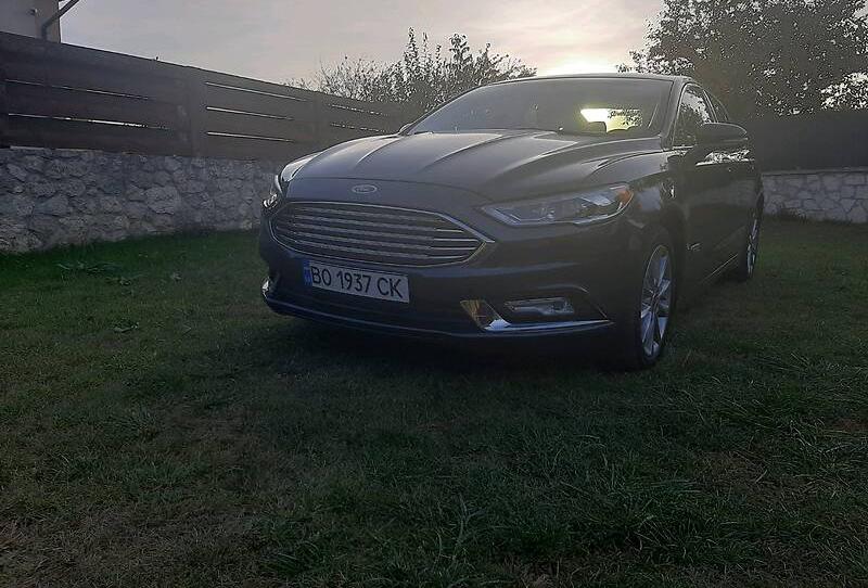 Ford Fusion Titanium Energi  2017