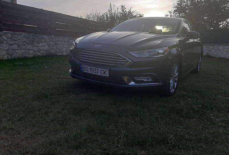 Ford Fusion Titanium Energi  2017