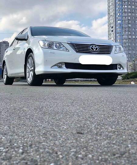 Toyota Camry Lux 2012