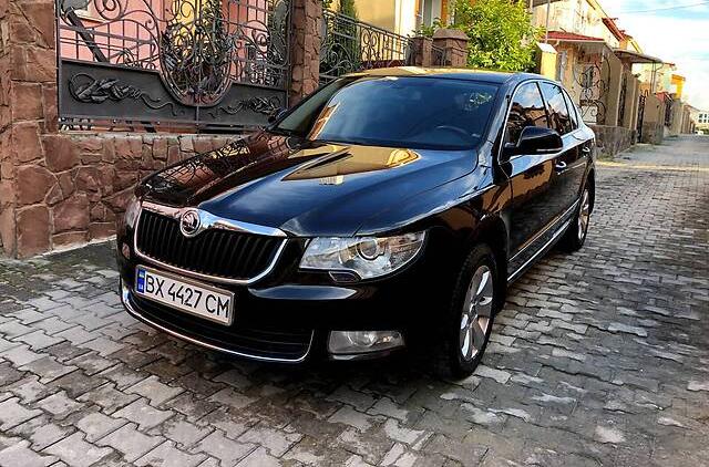 Skoda Superb OFFICIAL 2011