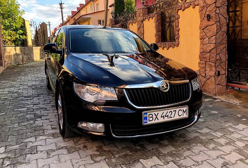 Skoda Superb OFFICIAL 2011