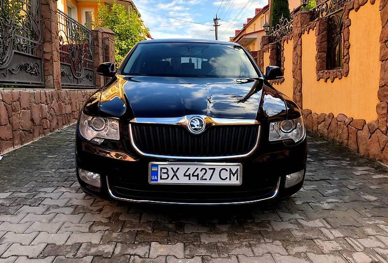 Skoda Superb OFFICIAL 2011