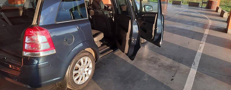 Opel Zafira 2011