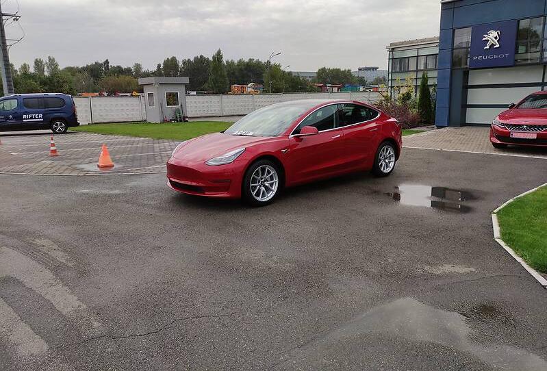 Tesla Model 3 Dual Motors 2019